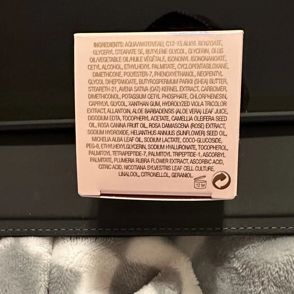 Charlotte Tilbury Skincare Cream in Pink Box